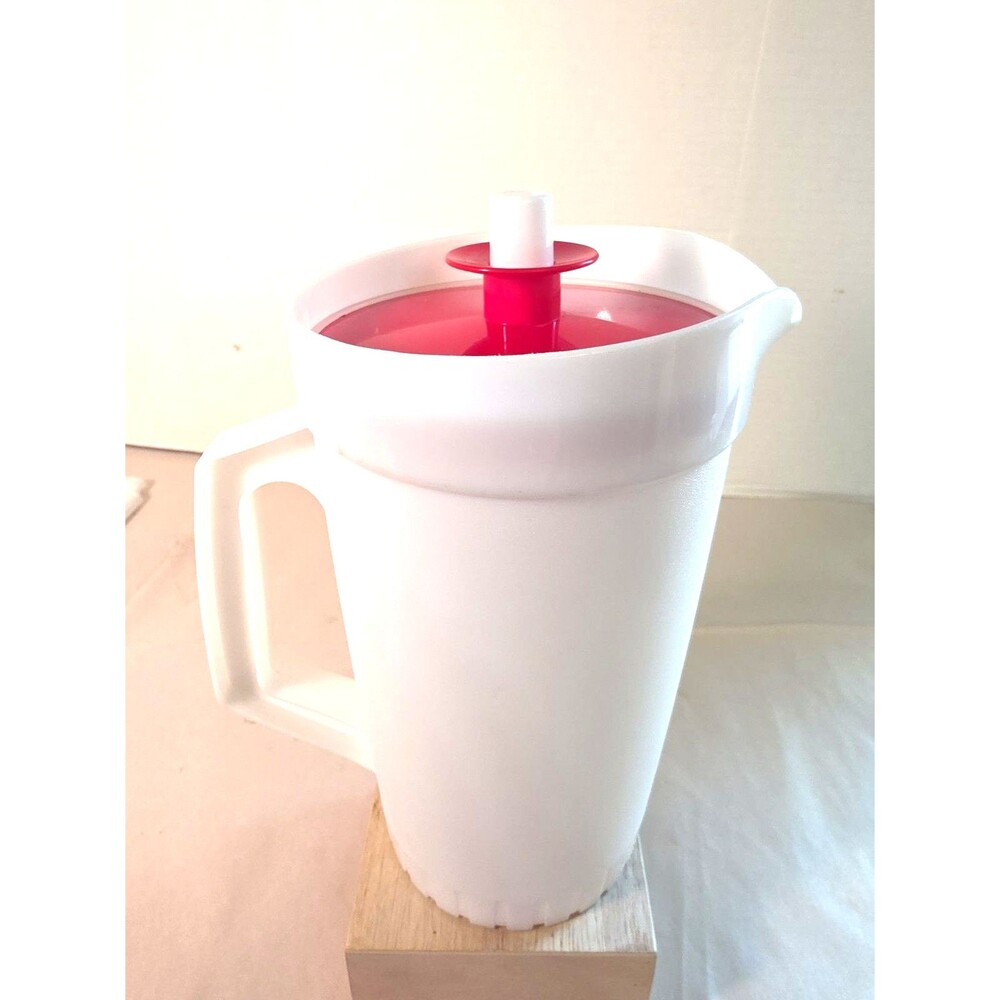 Vintage Tupperware White 1.5 Quart Pitcher Red Push Button Lid